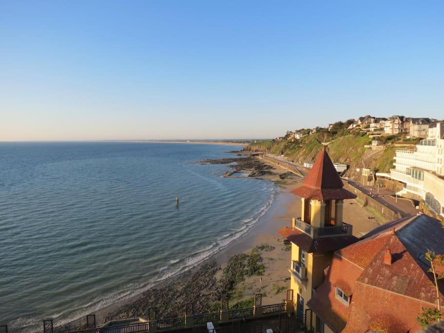 Maison Vue Sur Le Mont Saint Michel Et Sa Baie Champeaux Luaran gambar